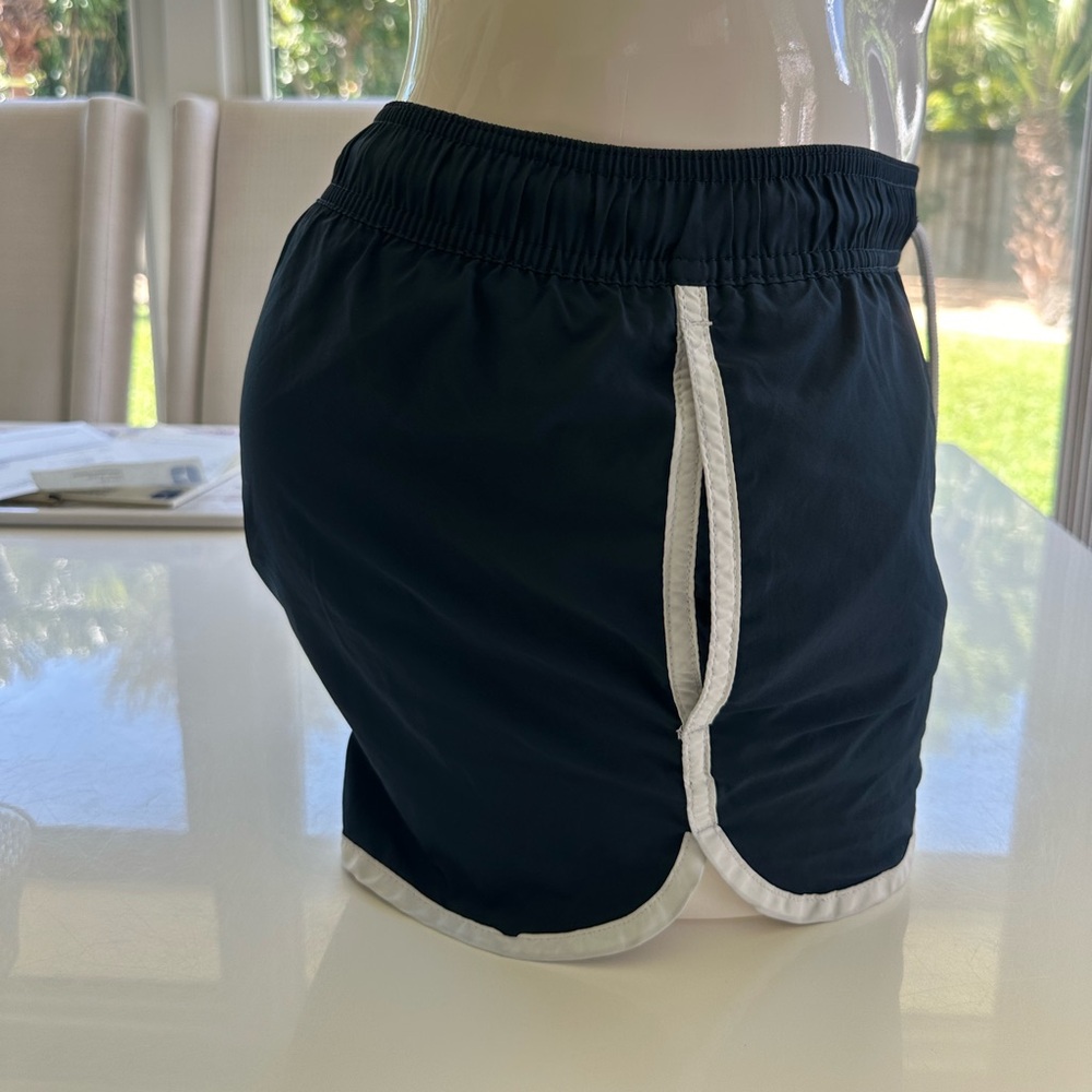Women workout short can be unisex . - Picture 7 of 8